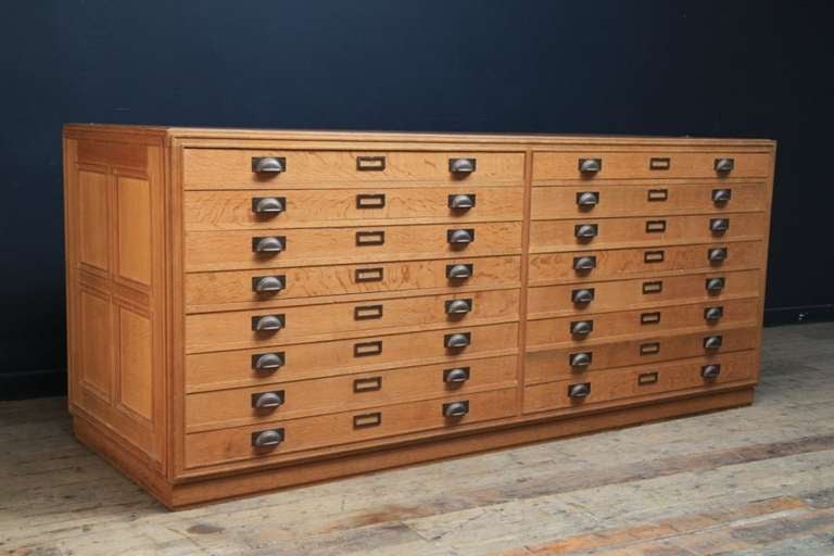 Fabulous Quality oak Plan Chests.

Manufactured for a National Library In the best quality Oak throughout, including all the internals of the drawers, decorative moulding to all sides, Bronze drawer pulls and card holders.

1950s.

One
