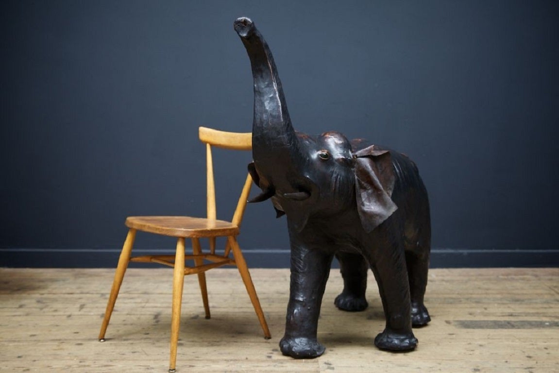 Large Leather Elephant In Good Condition In Llandudno, Conwy