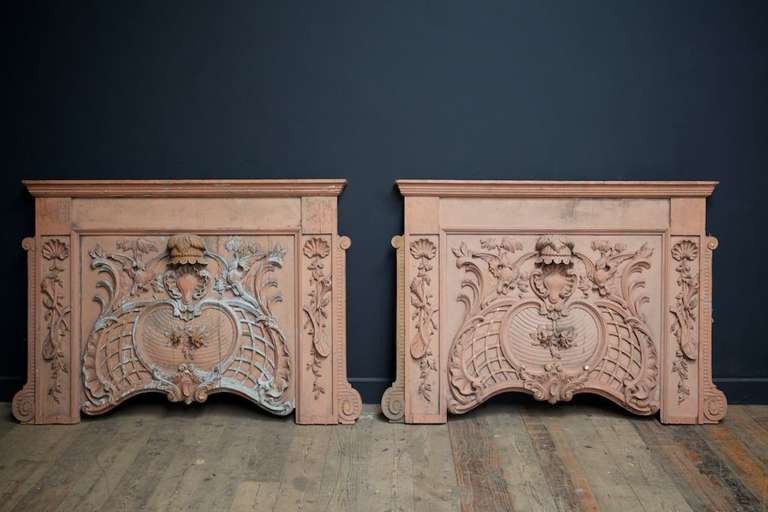 A matching pair of carved timber over doors.
Exceptionally well carved, some older unpainted restorations.
French mid 19th Century.
Price is per overdoor.