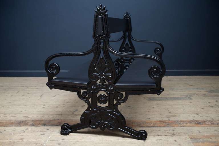 A double sided cast iron garden seat.
Excellent quality casting in a rare design, this type of seat was genrally used in public areas.
English Mid 19th century.
New hardwood seats and backrest.