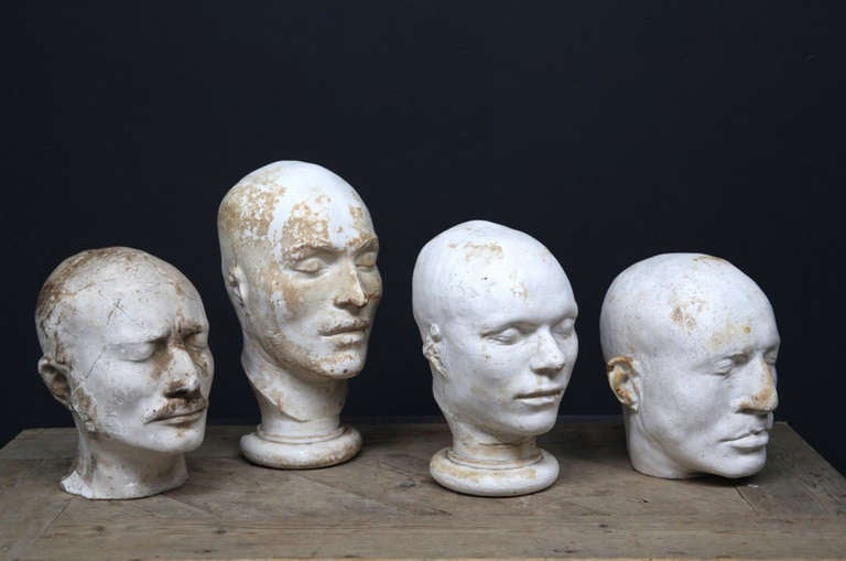 A Collection of Prisoner Death Masks  In Excellent Condition In Llandudno, Conwy