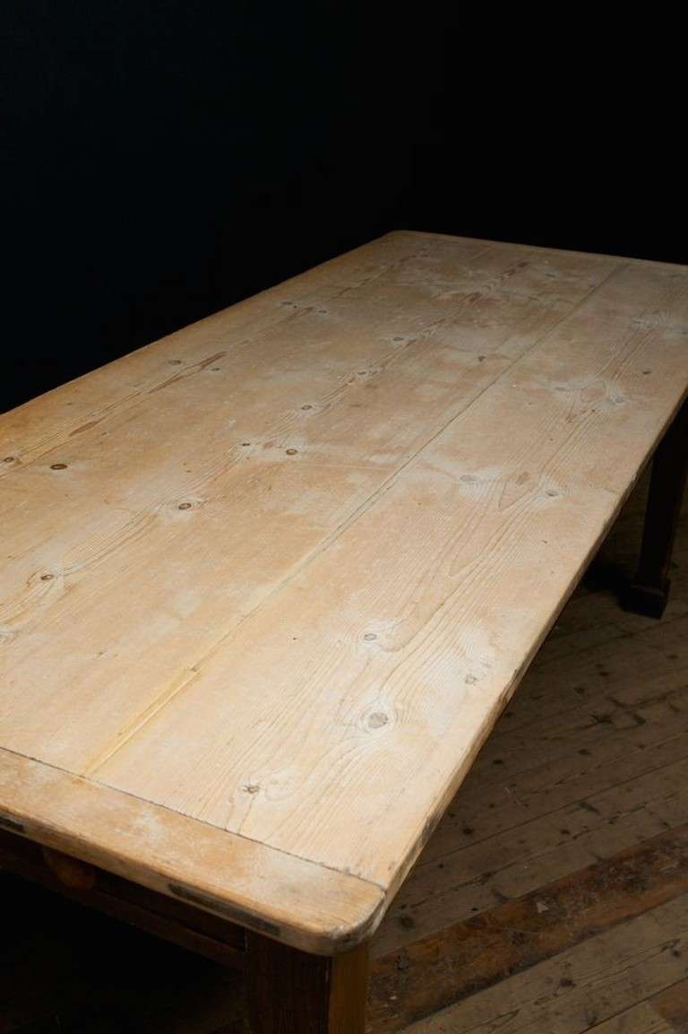 Scrub Top Kitchen Table In Excellent Condition In Llandudno, Conwy