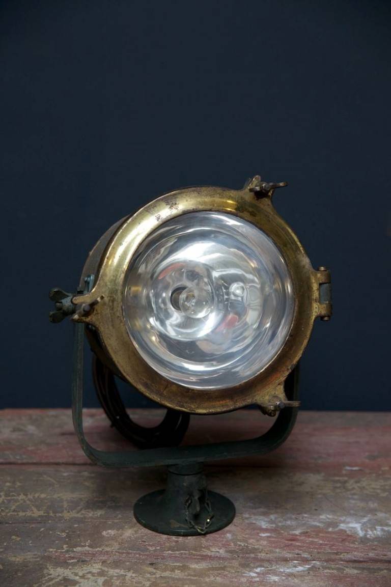 A bronze and steel marine search light. Very high quality construction, thick concave lens, 1920s. Rewired, tested.
Height: 38 cm Width: 38 cm