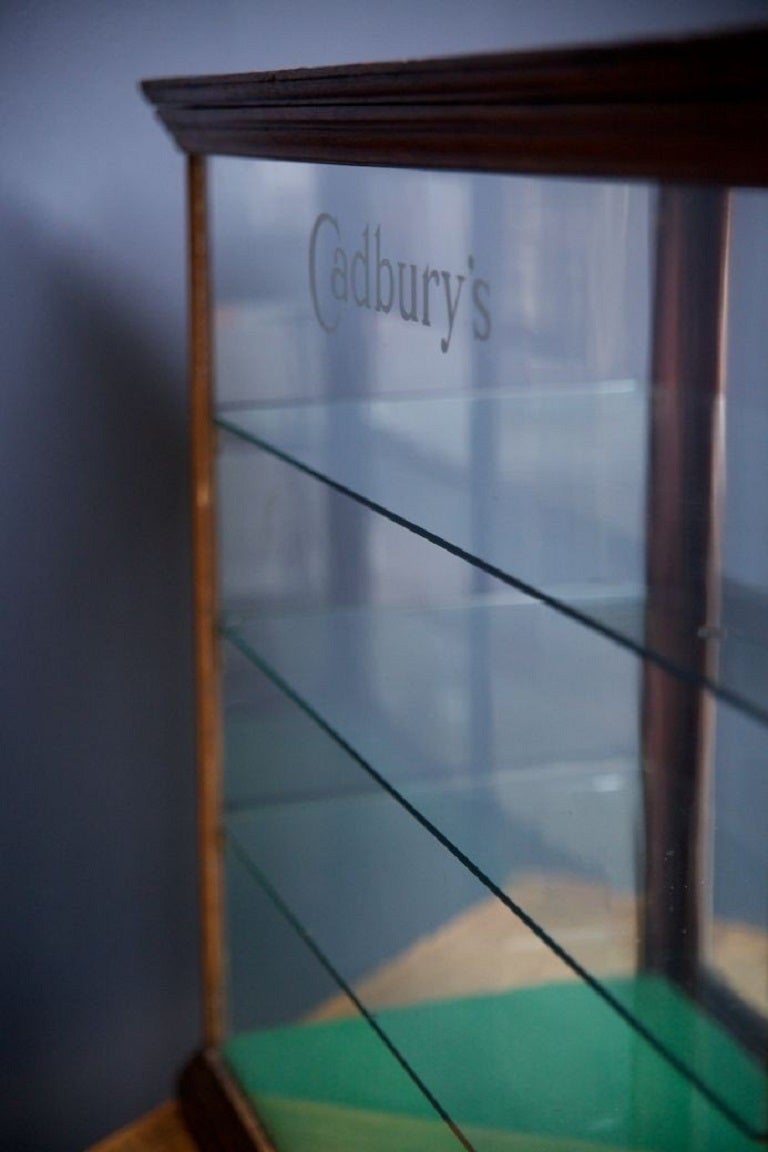 Cadbury’s Display Cabinet In Good Condition In Llandudno, Conwy