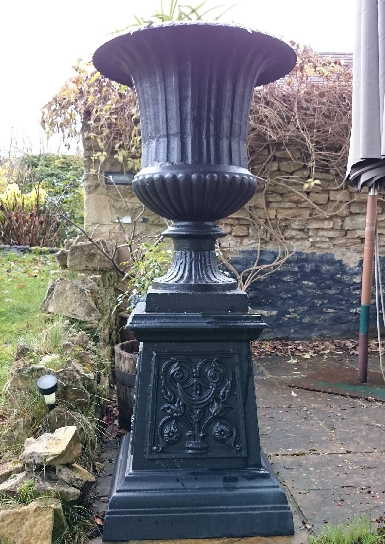 Victorian Pair of Cast Iron Urns For Sale