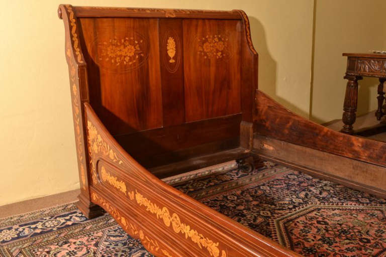 antique mahogany sleigh bed