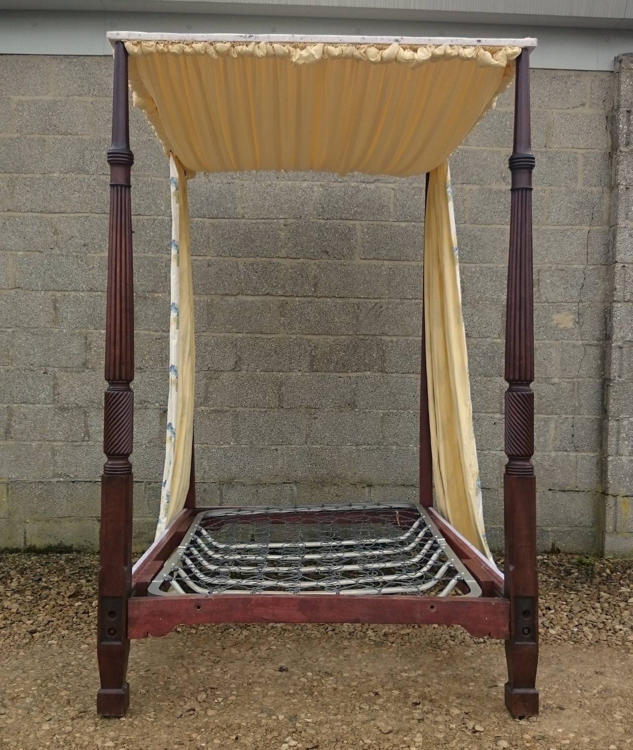 Mahogany Four Poster Bed In Good Condition In Gloucestershire, GB
