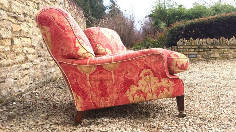 Pair of Howard and Sons Comfortable Armchairs In Excellent Condition In Gloucestershire, GB