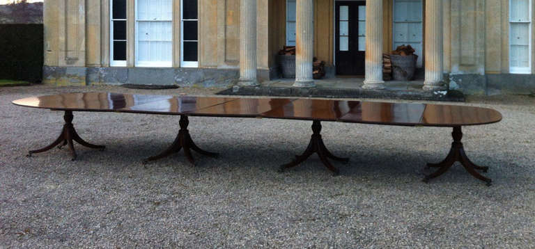 English Antique Georgian/Regency Four Pedestal Mahogany Dining Table by Gillows, c 1790 For Sale