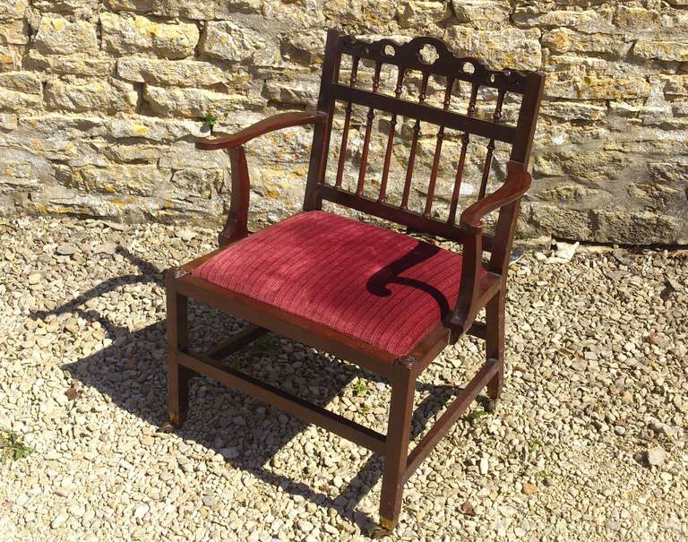 Pretty 19th century armchair with turned spindles and fine detail to the decoration.

English circa 1820-1840

26 1/2