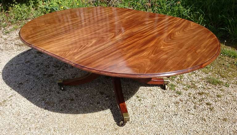 18th Century and Earlier Round Extending Antique Dining Table