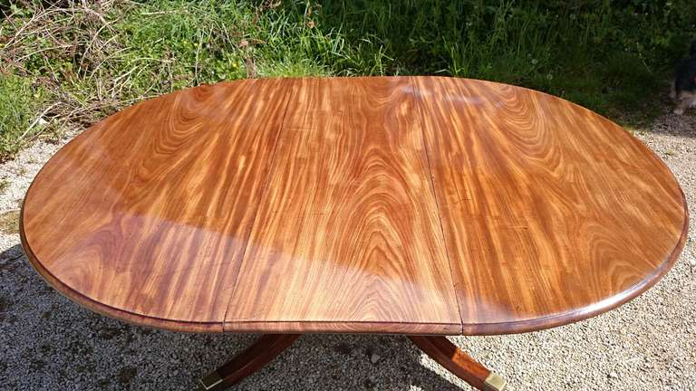 Round Extending Antique Dining Table 3