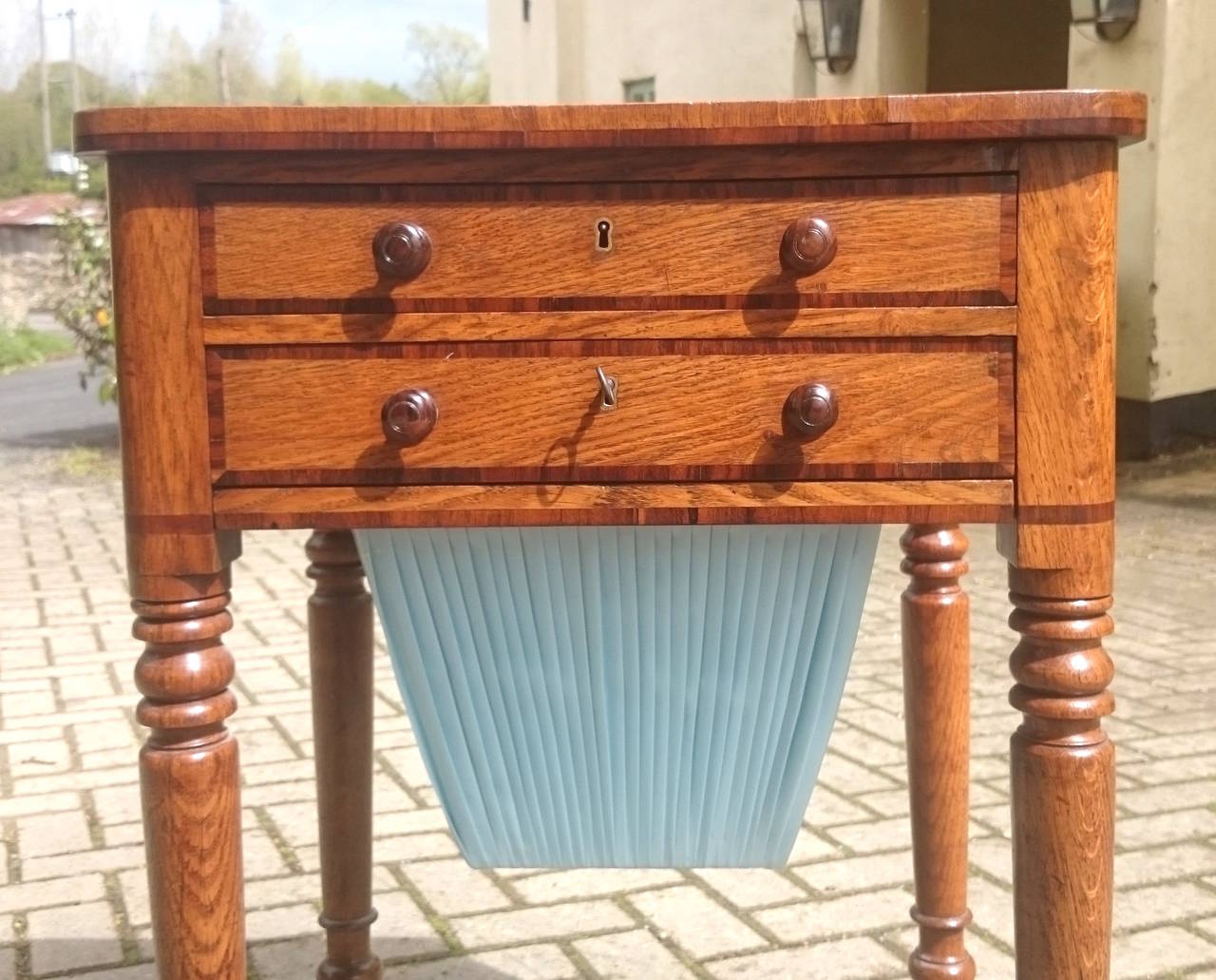 Very Rare Regency Work Box or Sewing Table Made of Oak and Rosewood In Good Condition For Sale In Gloucestershire, GB