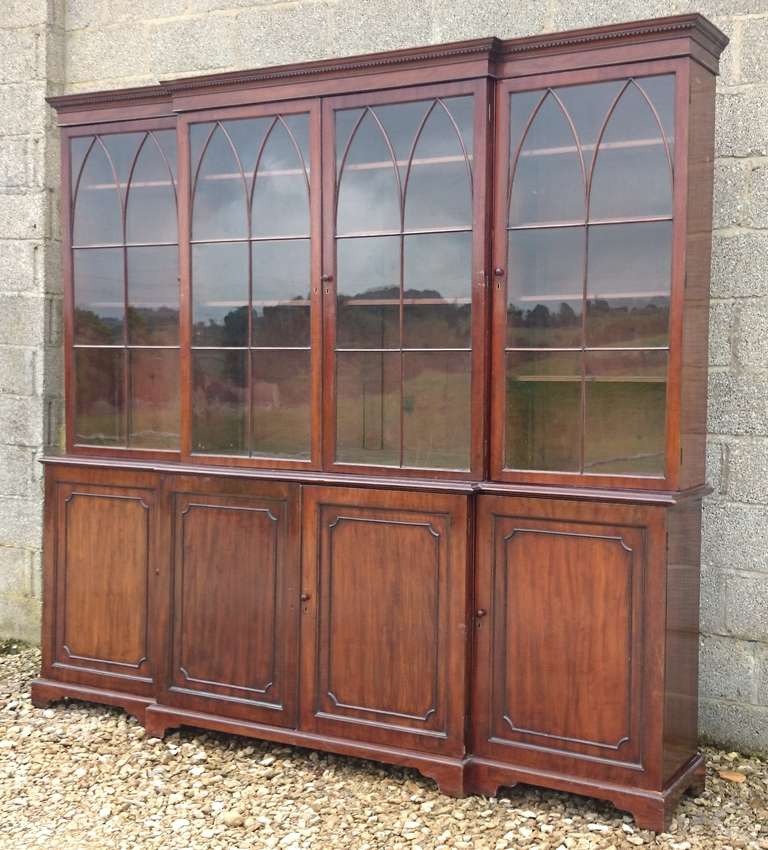 British Very Fine Quality George III Mahogany Breakfront Bookcase For Sale