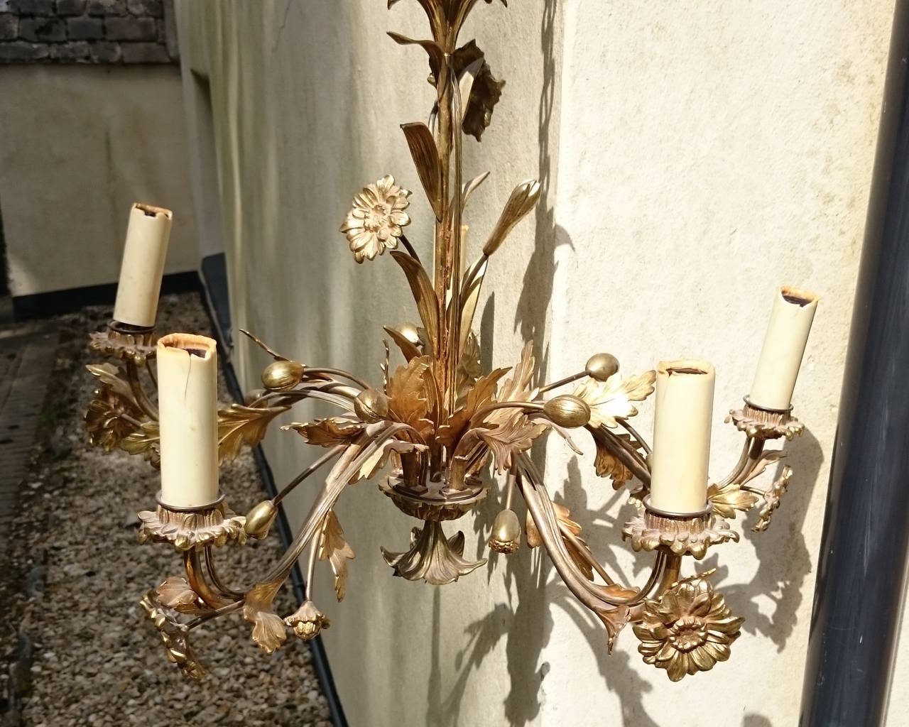 Vintage Gilt Brass Chandelier In Good Condition For Sale In Gloucestershire, GB