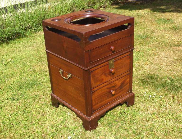 George III Antique Bedroom Washstand Made of Cuban Mahogany For Sale