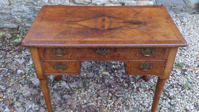 Walnut Antique Side Table In Excellent Condition In Gloucestershire, GB