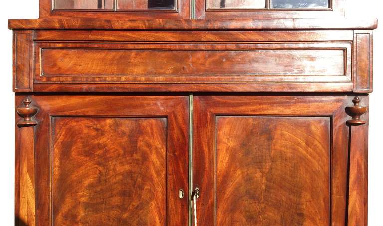 Antique Bookcase / China Cabinet / Drinks Cabinet In Excellent Condition In Gloucestershire, GB