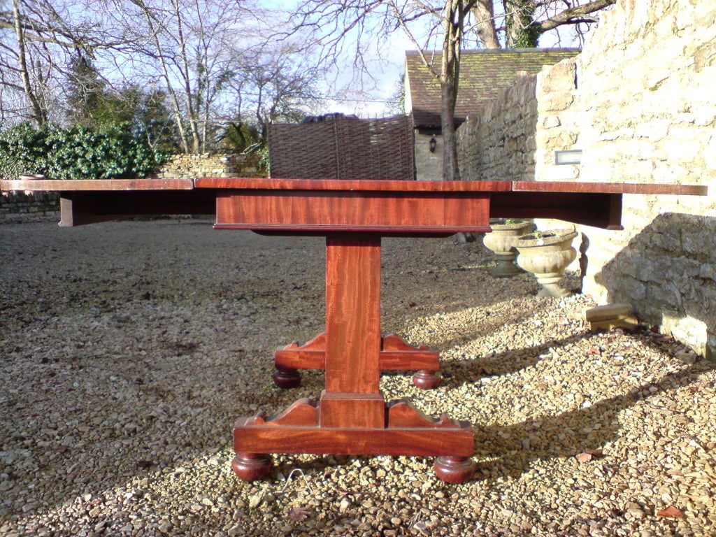 Very Rare and Useful Early 19th Century Extending Libary / Dining Table For Sale 3