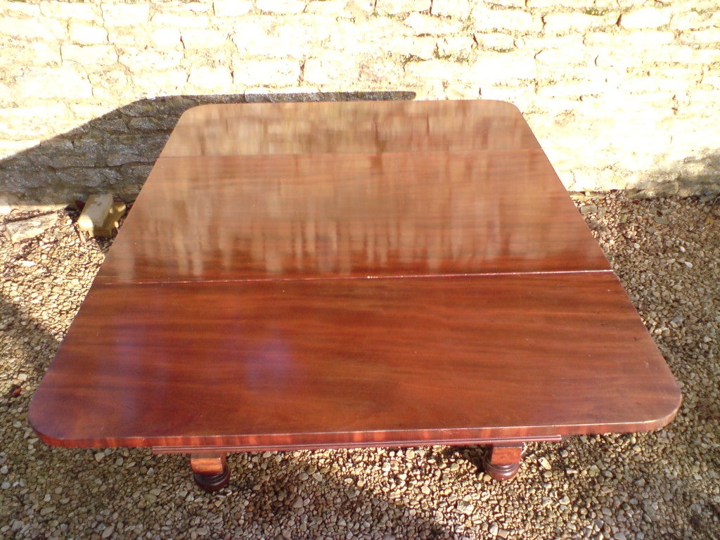 Very Rare and Useful Early 19th Century Extending Libary / Dining Table For Sale 1