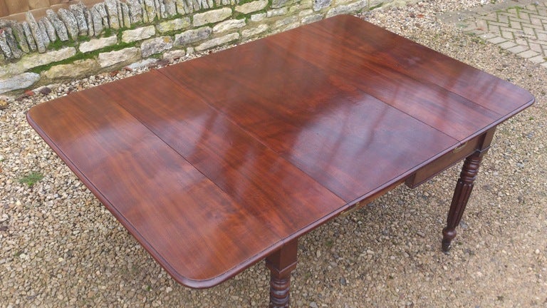 Antique Dining Table In Good Condition In Gloucestershire, GB