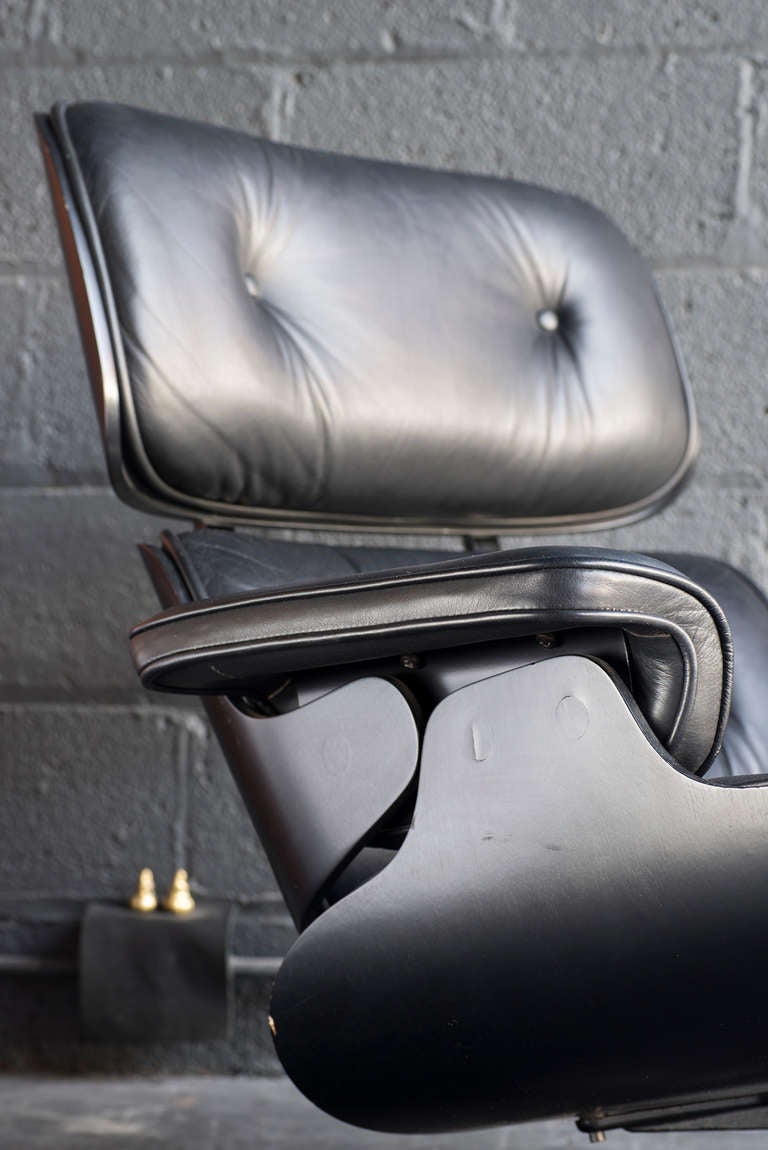 Rare Black-on-Black Eames Lounge Chair & Ottoman In Good Condition In Brooklyn, NY