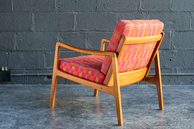 all original / inner coil spring cushions / solid teak frame with France & Son badge & John Stuart badge / original fabric

dimensions include cushions