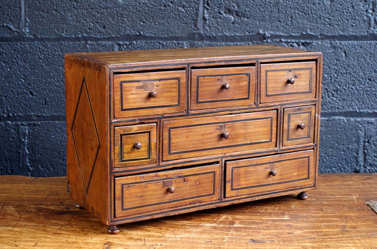 18th c. Miniature Chest of Drawers In Good Condition In Brooklyn, NY