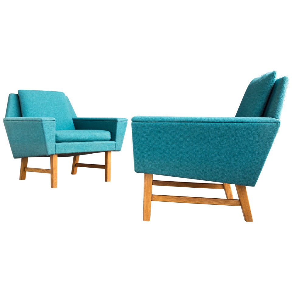 Pair of Scandinavian Modern Chairs