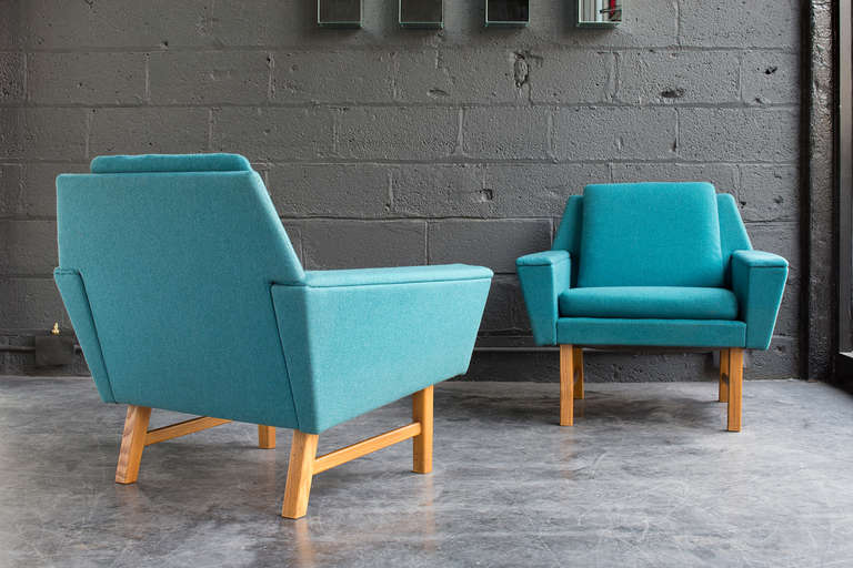 Mid-20th Century Pair of Scandinavian Modern Chairs