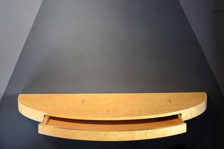 Here we have an all original wall Bracket No. 4905 in Finnish birch burl with a single drawer & gold Dunbar badge within.
