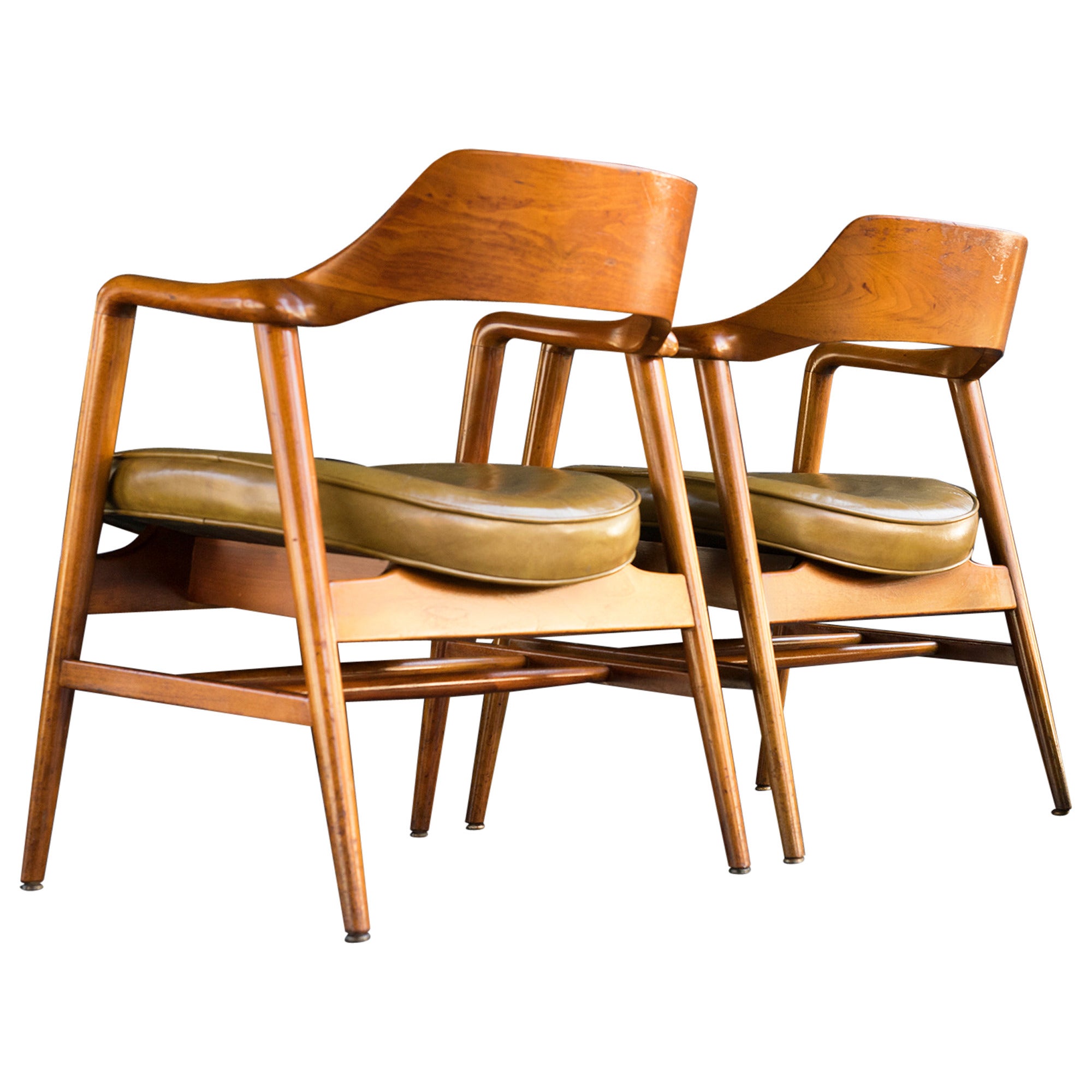 Pair of Gunlocke Guest Chairs