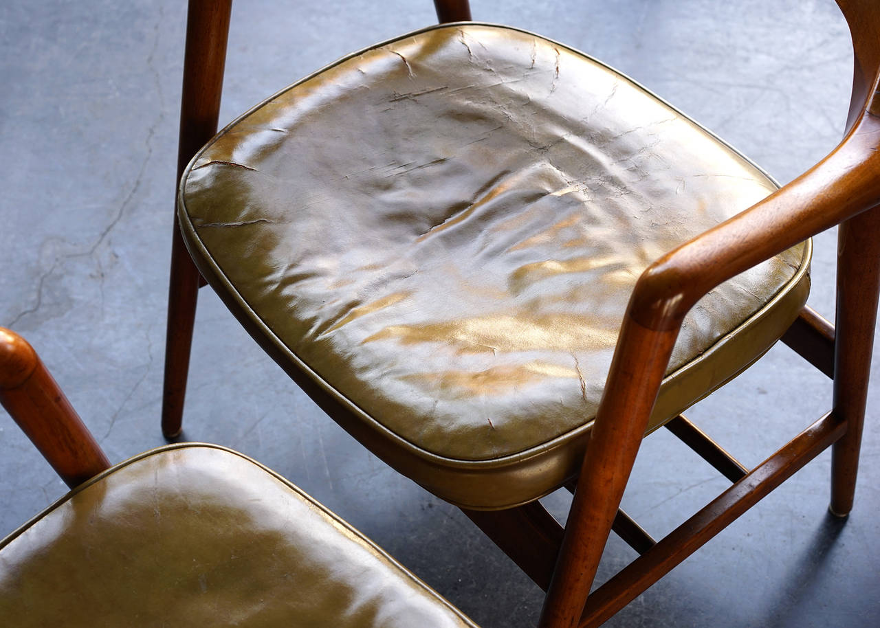 Mid-Century Modern Pair of Gunlocke Guest Chairs