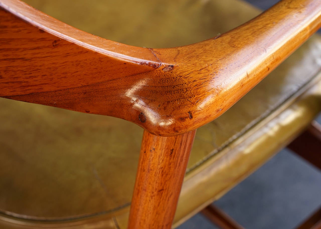 Pair of Gunlocke Guest Chairs In Good Condition In Brooklyn, NY