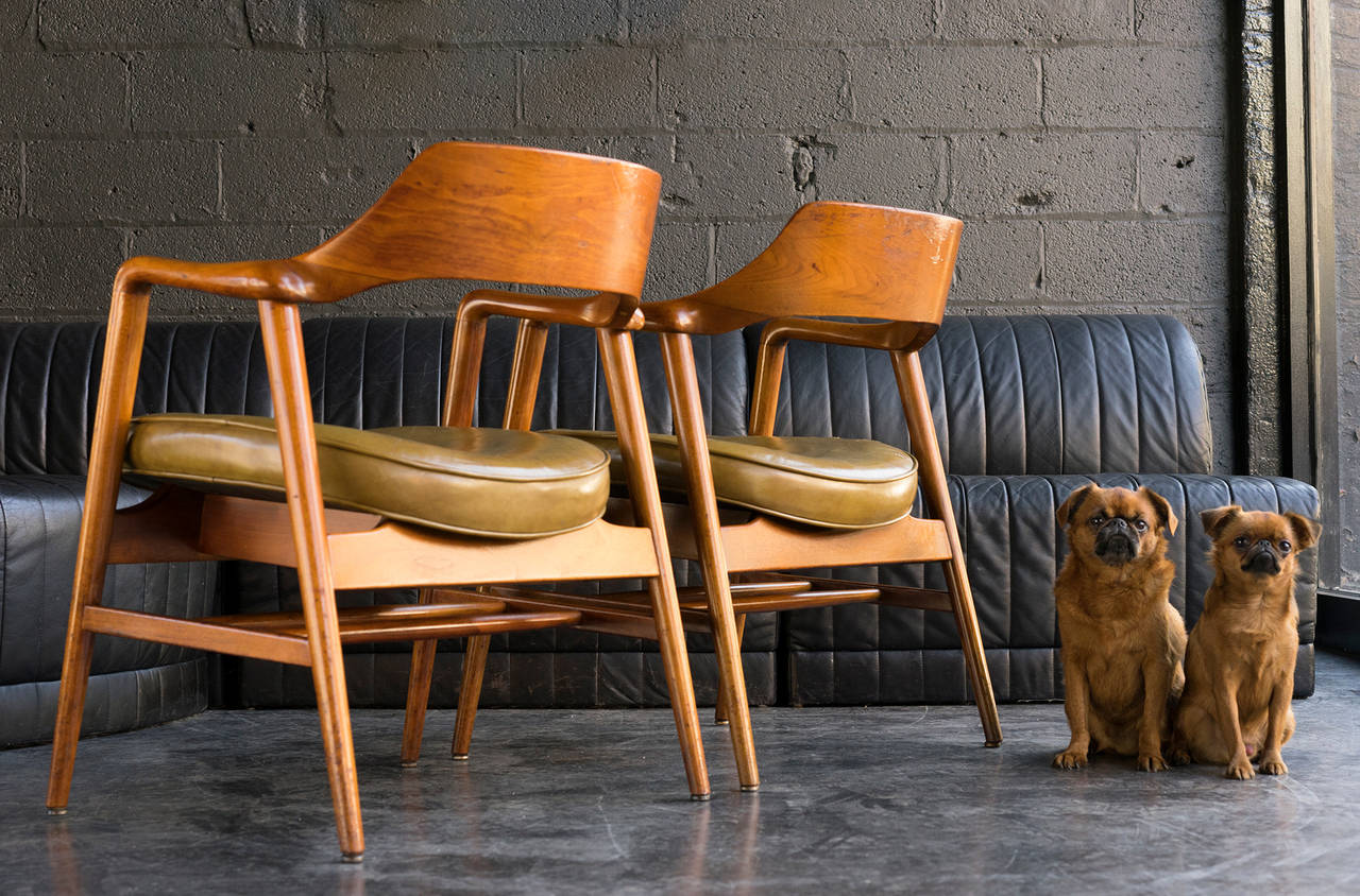 Pair of Gunlocke Guest Chairs 3