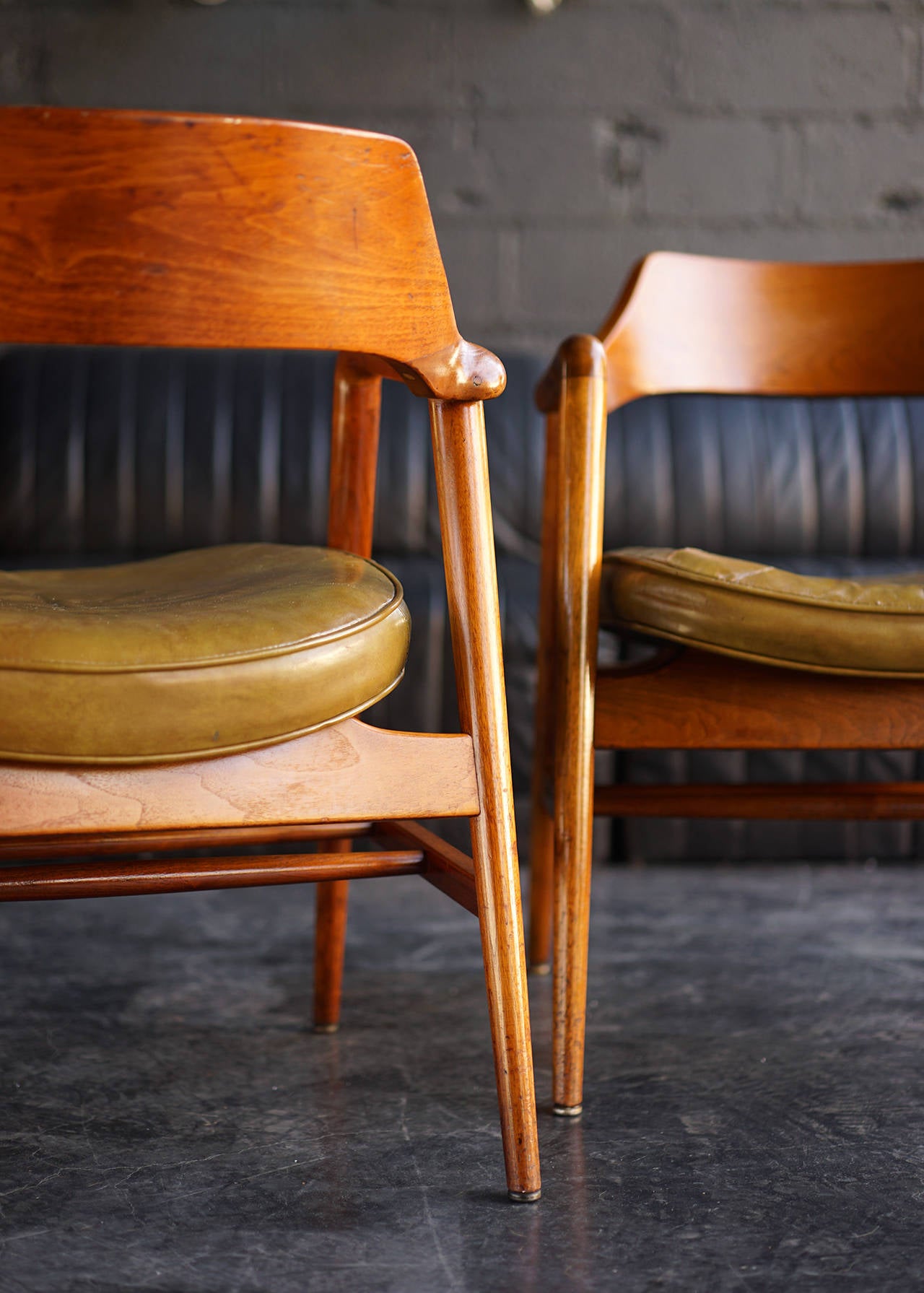 Leather Pair of Gunlocke Guest Chairs