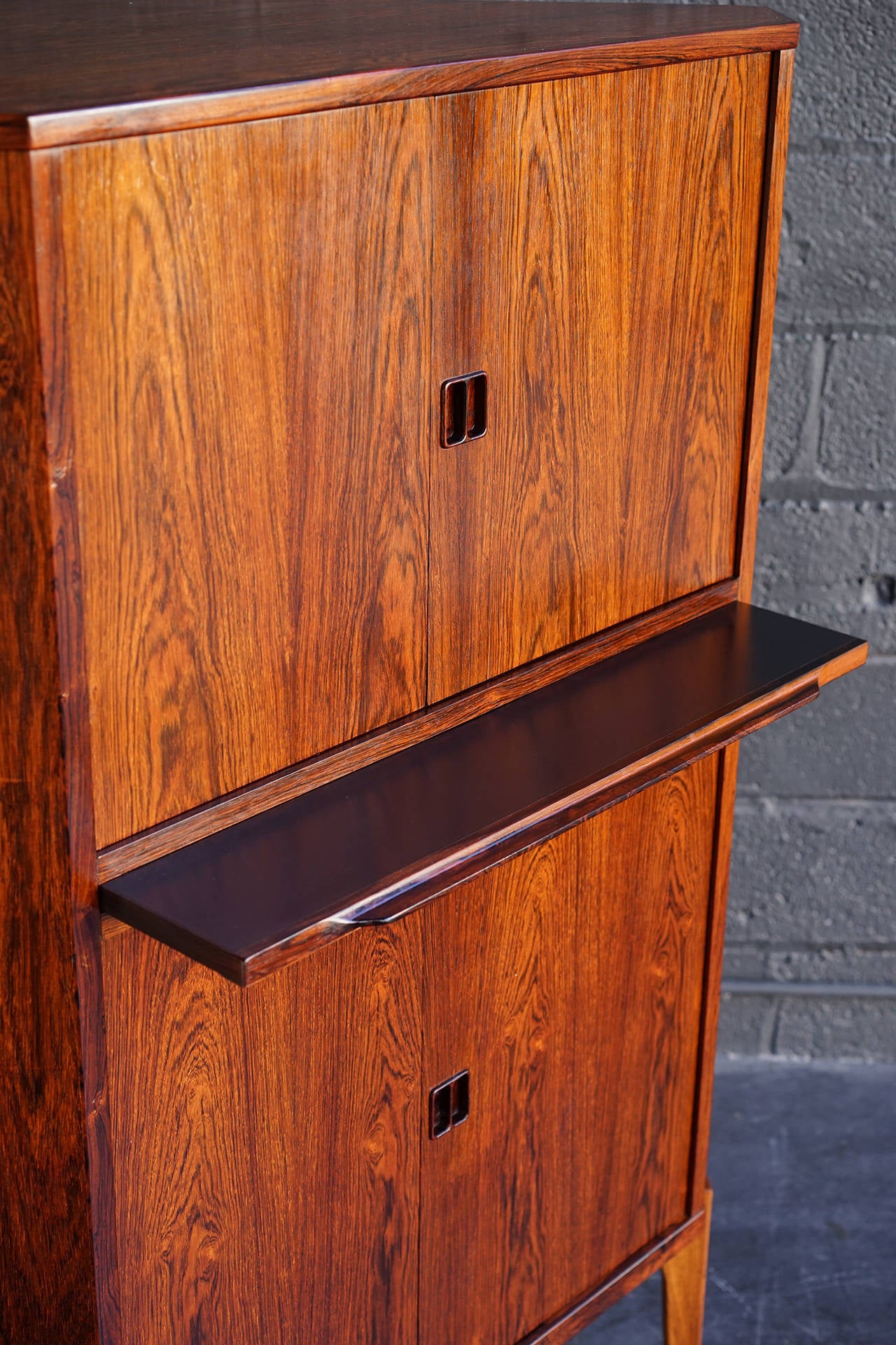 Rosewood Danish Corner Cabinet or Dry Bar In Good Condition In Brooklyn, NY