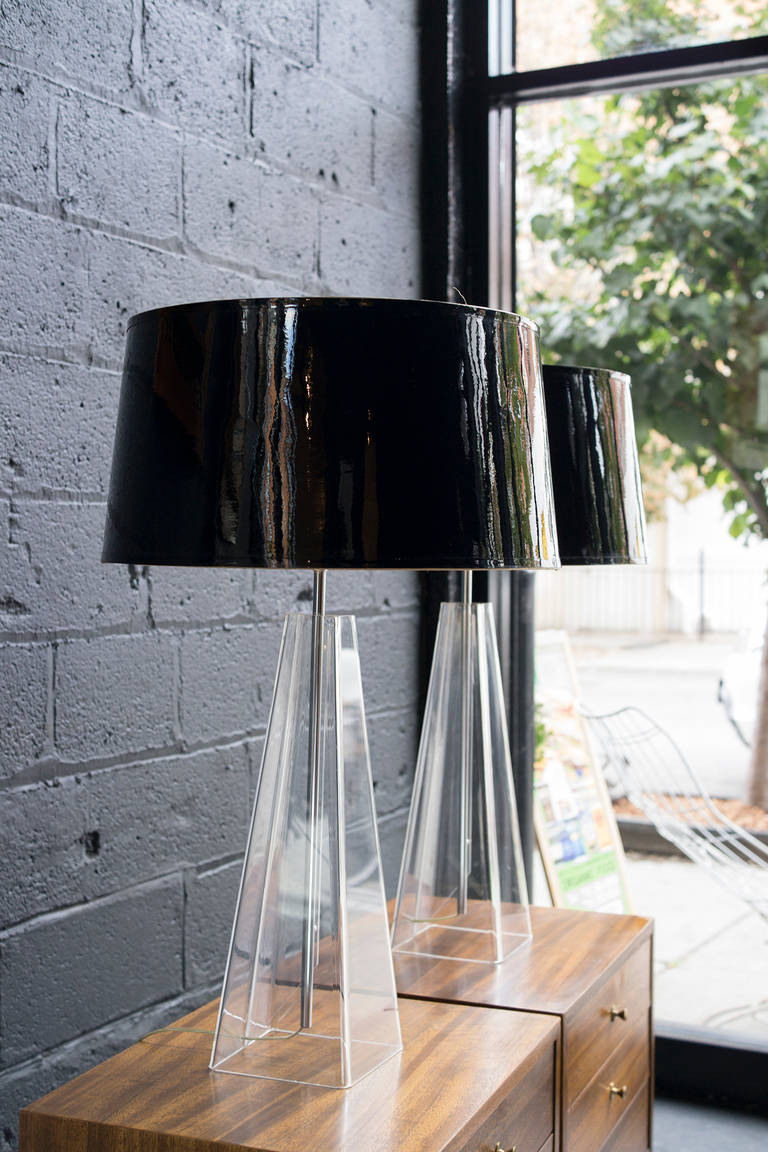 With original black paper shades with patent leather-like finish.

The overall dimensions are 31