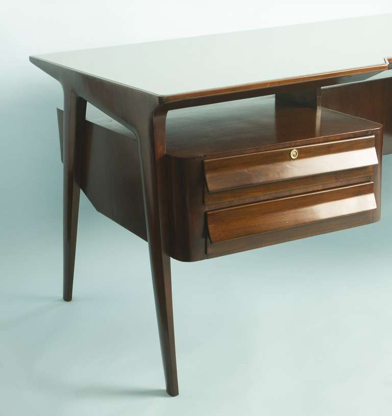 Italian Desk Attributed to Dassi In Good Condition For Sale In New York, NY
