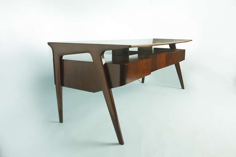 Mid-Century Modern Italian Desk Attributed to Dassi For Sale