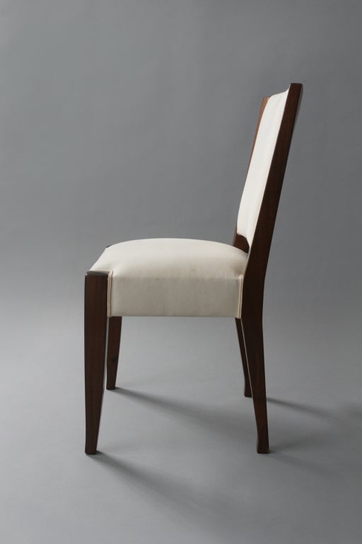 Milieu du XXe siècle Ensemble de deux chaises en acajou par Andre Sornay en vente