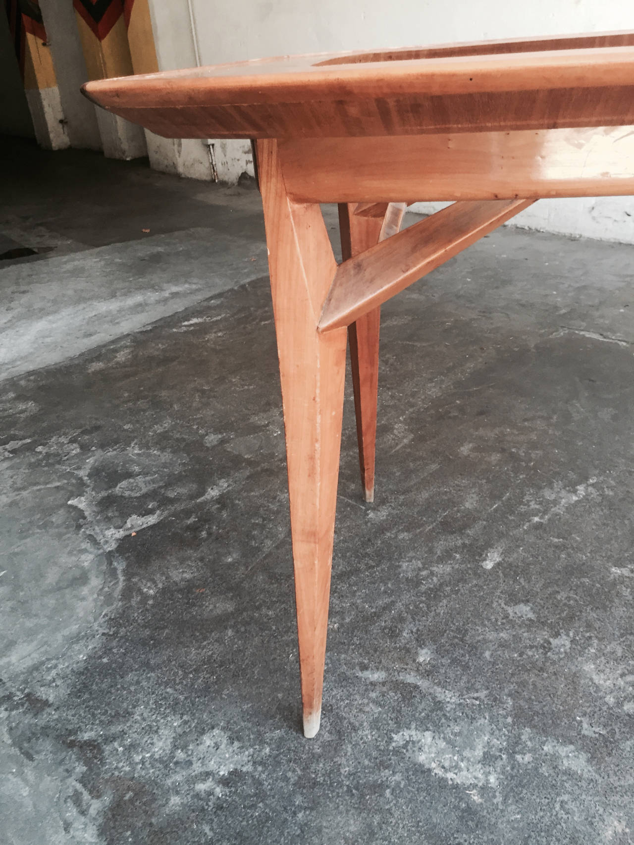 Italian Beautiful dining table, design Vittorio Dassi 1950 For Sale