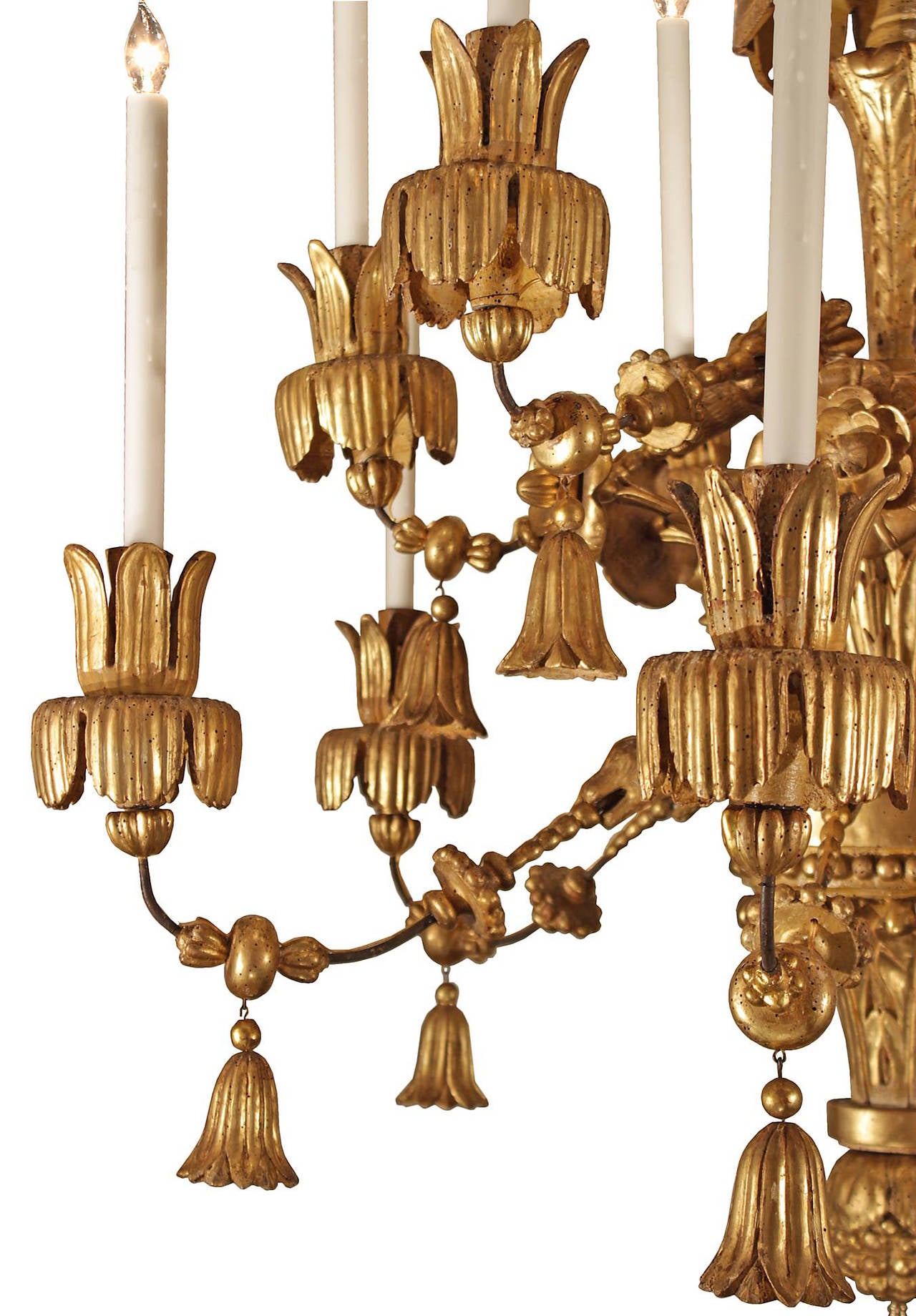 Italian Early 18th Century Large Scale Carved Giltwood, Twelve-Light Chandelier In Excellent Condition In West Palm Beach, FL