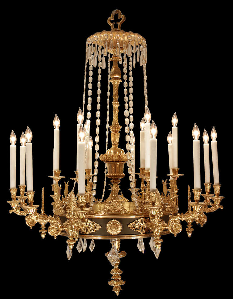 French 19th Century Neoclassical Style Eighteen Light Ormolu Chandelier 3