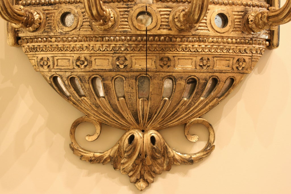 19th Century Italian Giltwood Mongolfiere Shaped Sconces In Excellent Condition In West Palm Beach, FL