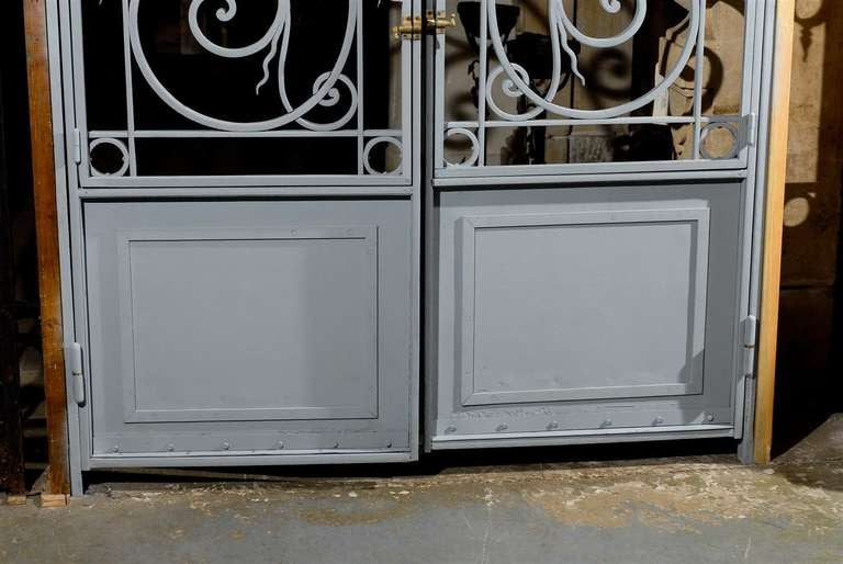 19th Century Parisian Wrought Iron and Bronze Entryway For Sale 4