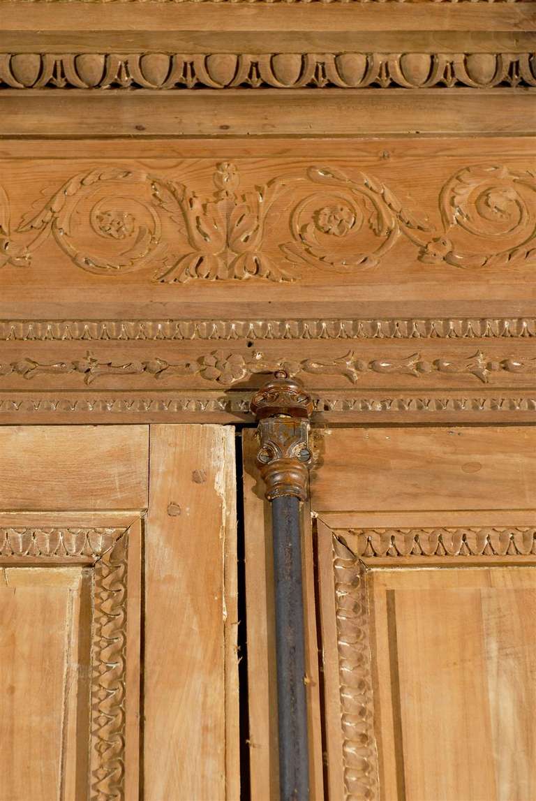 19th Century French Entryway with Finely Carved Details and Hardware For Sale 2