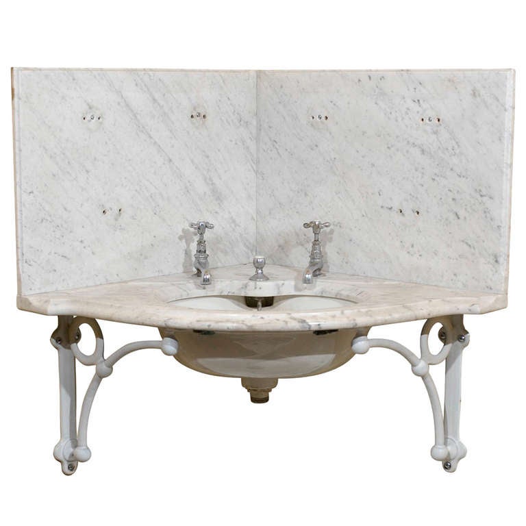 19th C. English Marble Corner Sink with Fixtures For Sale at 1stDibs
