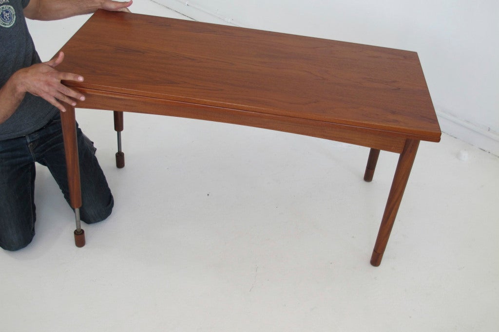 Hans Olsen Adjustable Height Danish Teak Dining or Coffee Table In Excellent Condition In Oakland, CA