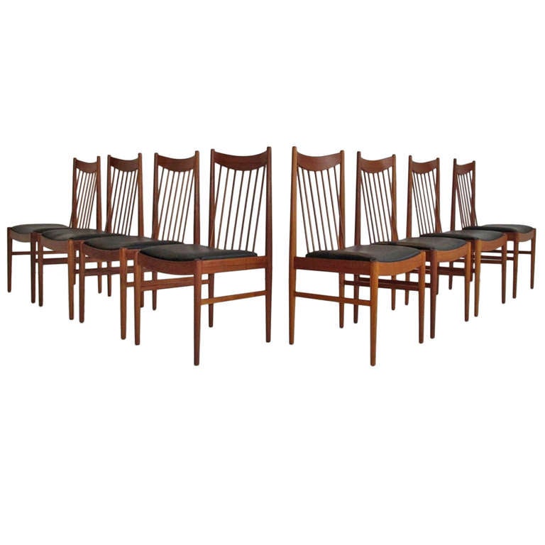 Suite of Eight Arne Vodder Dining Chairs and Table In Excellent Condition In Oakland, CA